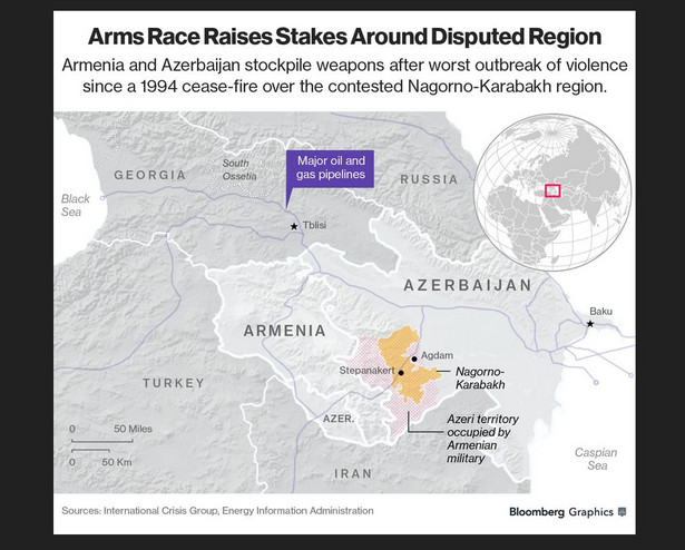 Spór o Górski Karabach. Na pomarańczowo oznaczano Górski Karabach. Czerwonymi kropkami oznaczono azerskie terytoria kontrolowane przez armeńskie wojska. Na fioletowo oznaczono przebieg głównych ropo- i gazociągów.