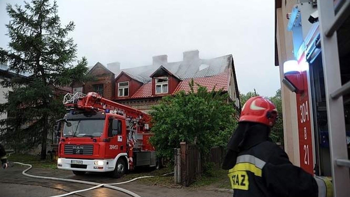 Mieszkańcy Starosielc i Zielonych Wzgórz po krótkim okresie spokoju znów mają powody do obaw. Płoną domy - podaje "Gazeta Współczesna".