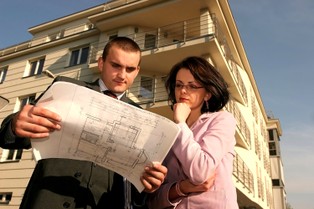 Im trudniejszy kredyt, tym tańsze mieszkania