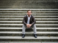 Grzywaczewski: 'Azja Express' to koszmar, ale zwykli ludzie też rzucają cukierki biednym dzieciom, by mieć lepsze zdjęcia [ROZMOWA]