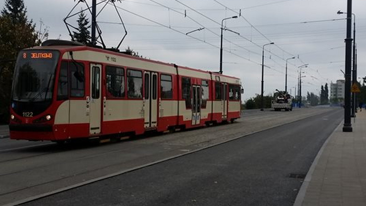 Dobra wiadomość dla kierowców w Gdańsku. W środę w południe otwarty zostanie dla aut Most Siennicki wraz z drogami dojazdowymi. Zamknięty był od czerwca ubiegłego roku.