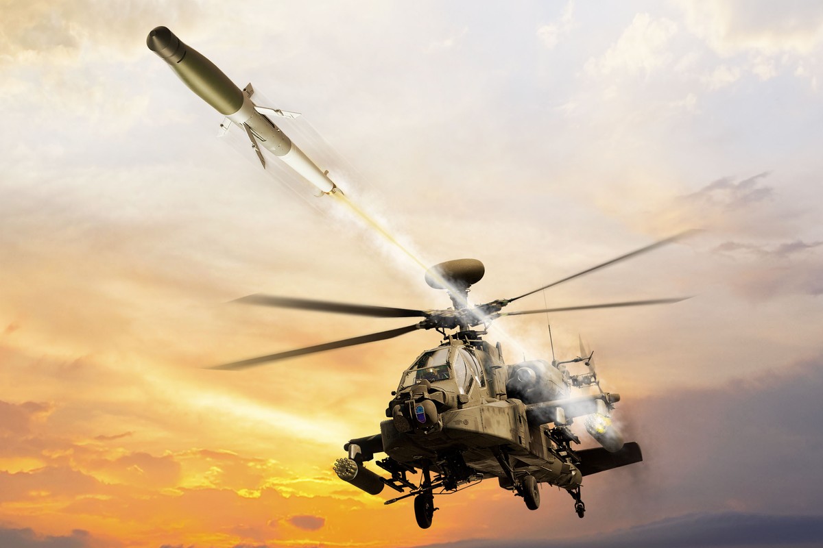 AH-64D z zestawem APKWS
