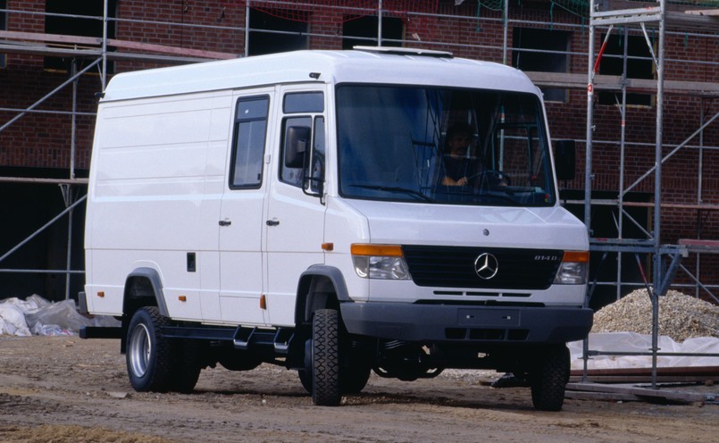 Mercedes 814DA VARIO - w wersji z napędem 4x4 (zdjęcie poglądowe)