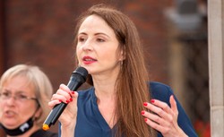 Dziemianowicz-Bąk o przekleństwach na protestach: Oddają nastrój kobiet