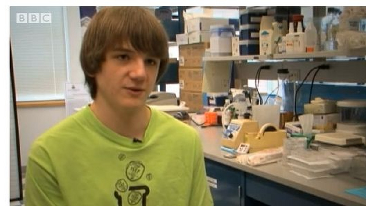 15-letni chłopak z USA stworzył test wykrywający nowotwór trzustki 168 razy szybciej i zdecydowanie taniej niż standardowo używany - podaje bbc.co.uk.