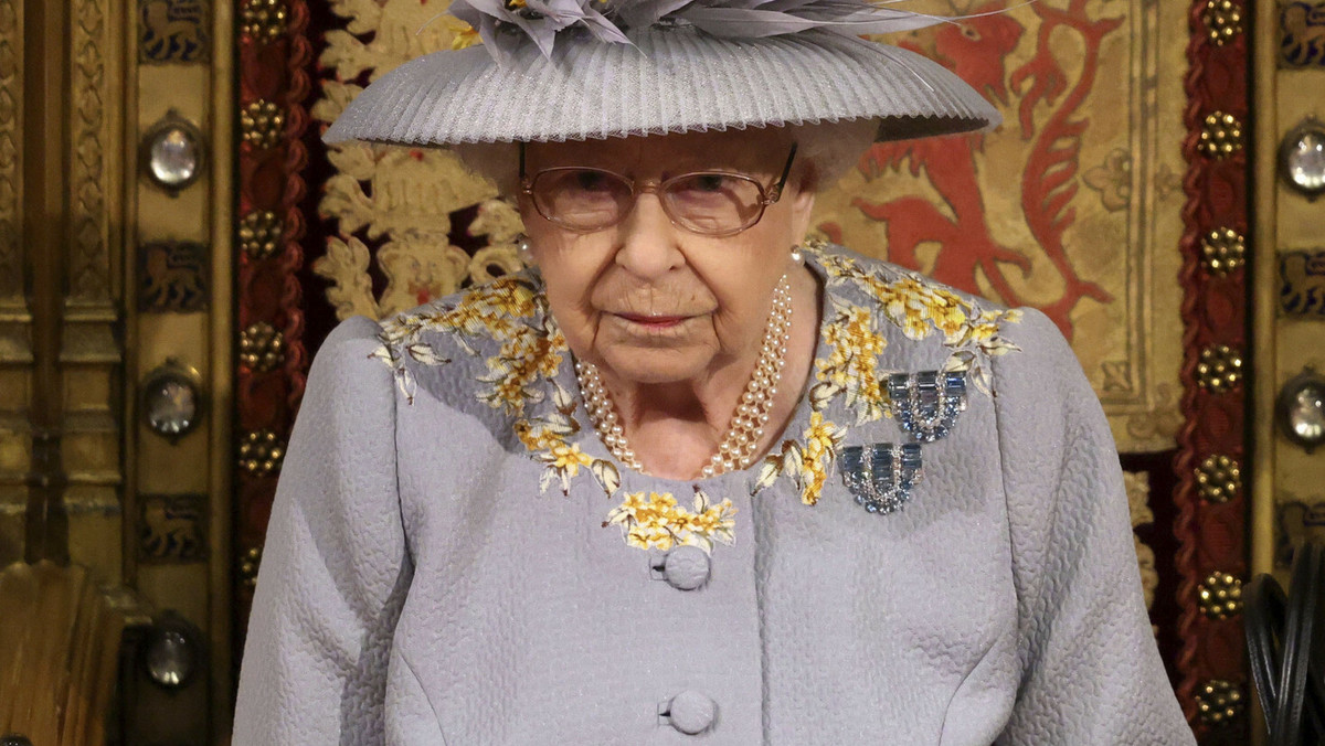 Elżbieta II na otwarciu sesji brytyjskiego Parlamentu. Zdjęcia, zwyczaje