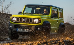 Suzuki od krosna do Jimny. Jak jeden Japończyk przekuł kryzys w żyłę złota