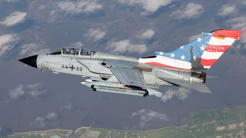 Na zdjęciu myśliwiec Panavia Tornado ze specjalnym malowaniem z okazji ćwiczeń Air Defender 23