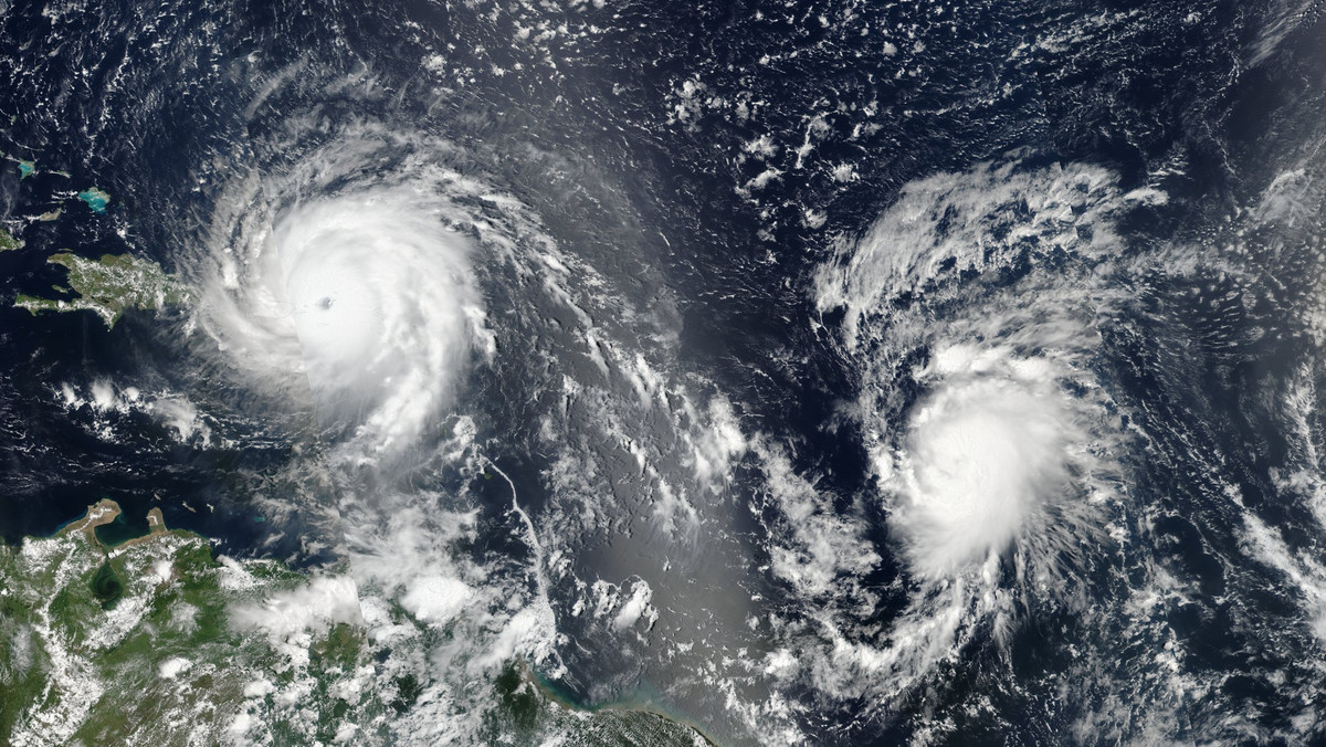 Huragan Irma o bezprecedensowej sile - towarzyszą mu wichry o prędkości do 300 km na godzinę - który siał spustoszenie na wyspach karaibskich, uderzy w ciągu najbliższych godzin w Kubę i prawdopodobnie zaatakuje Florydę, gdzie zarządzono ewakuację miliona ludzi.