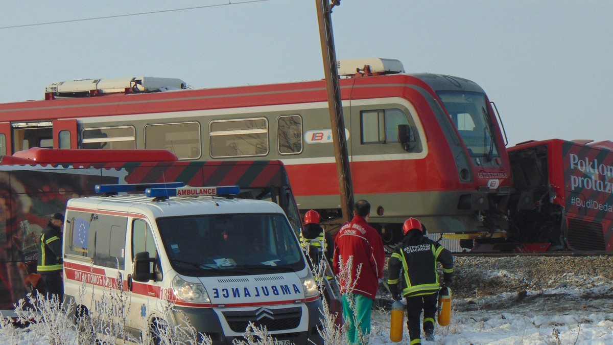Voz naleteo na autobus u Donjem Međurovu 21.decembar 2018. godine