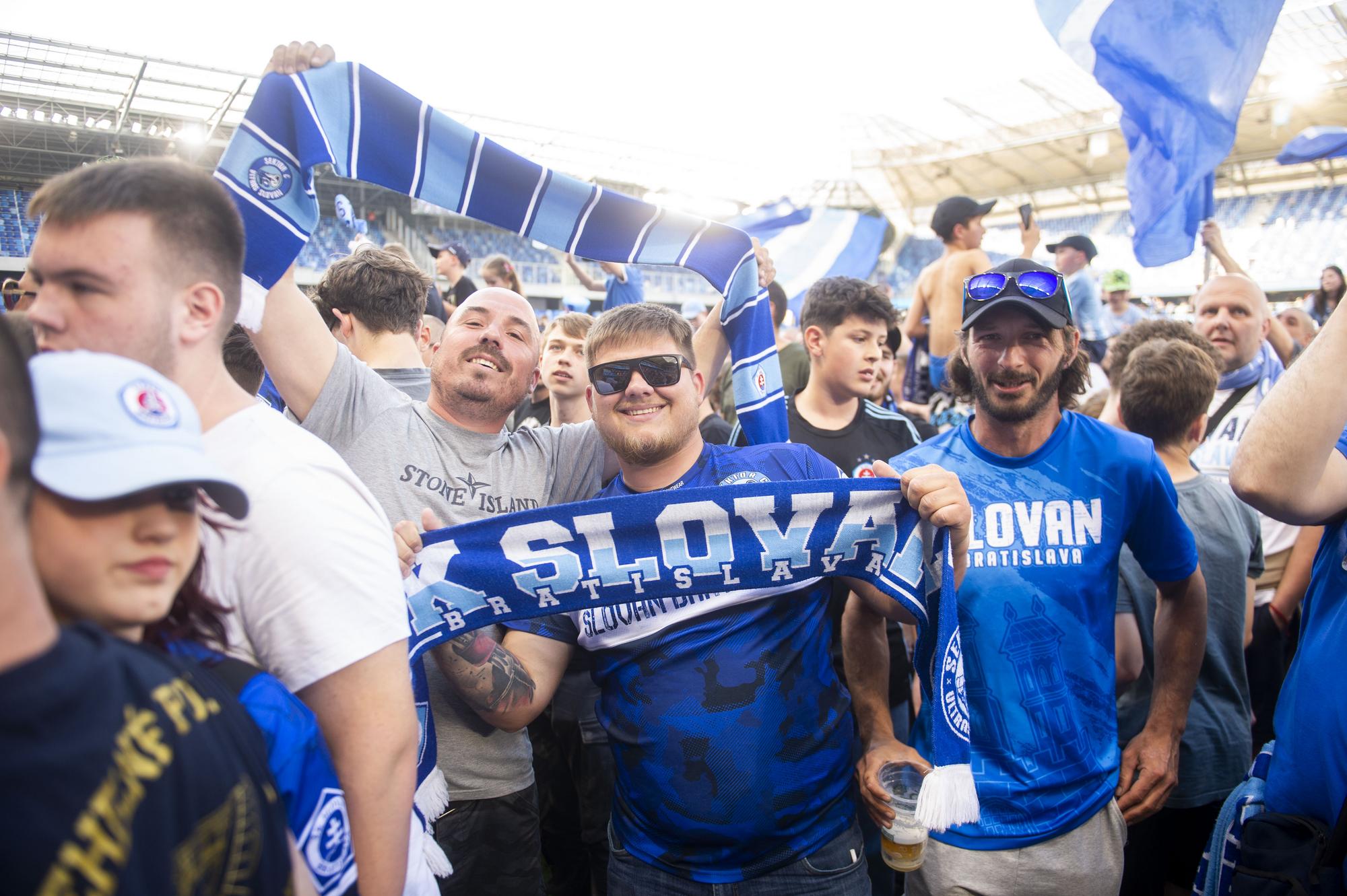 Oslavy ŠK Slovan Bratislava po získaní šiesteho titulu za sebou.