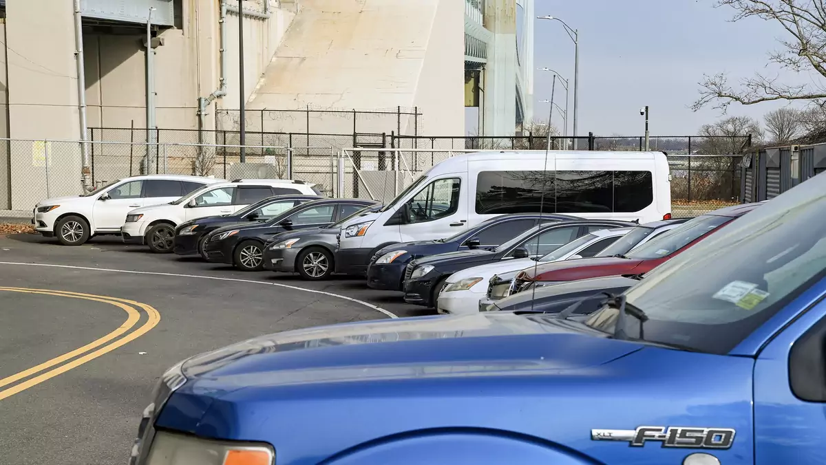 Funkcjonariusze MTA (Metropolitan Transportation Authority) z Nowego Jorku przeprowadzili akcję skierowaną przeciwko kierowcom, którzy ignorują konieczność wnoszenia opłat drogowych