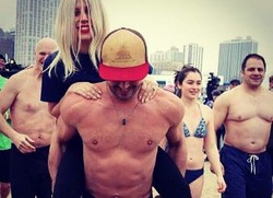 Lady Gaga nie boi się nawet lodowatej wody. Została morsem! [ZDJĘCIA]