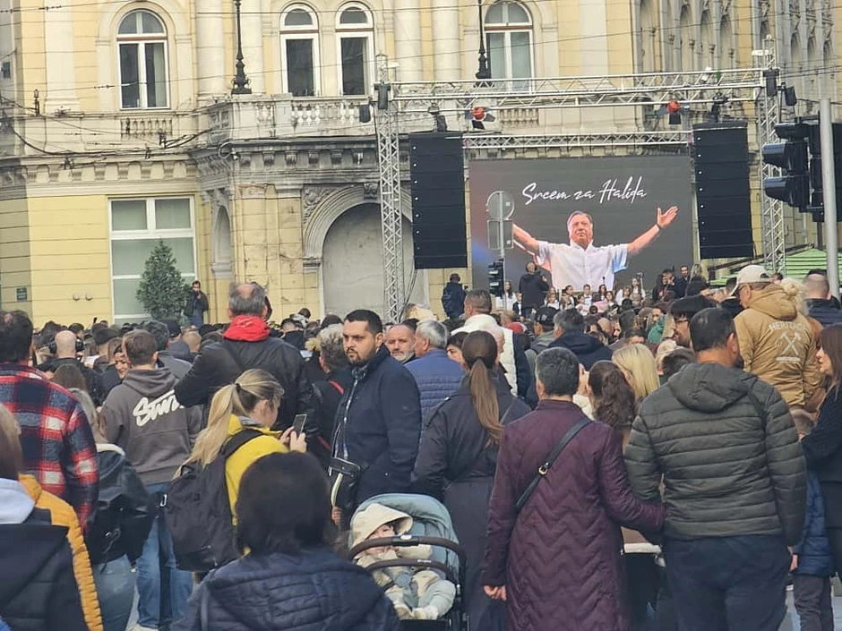 Okupljanje u čast Halidu Bešliću