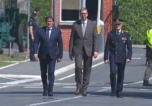 Aleksandar Vučić, kasarna