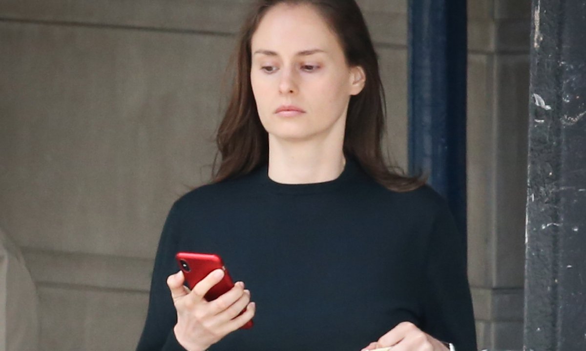 Przelał jej miliony dolarów, chciał się z nią ożenić. Oto ostatnia partnerka Jeffreya Epsteina