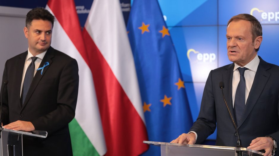 Lider PO Donald Tusk i kandydat węgierskiej opozycji na premiera Peter Marki-Zay (02.12.2021)