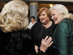 (Nie)dobra zmiana... Dawno niewidziana Anna Komorowska w nowej fryzurze