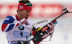 Biathlonista bał się choroby. Dwa miesiące nie całował swojej pięknej narzeczonej