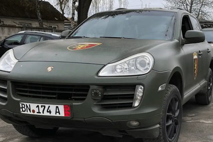 Porsche zmieniło się w pojazd wojskowy dla dowódcy ukraińskiej armii