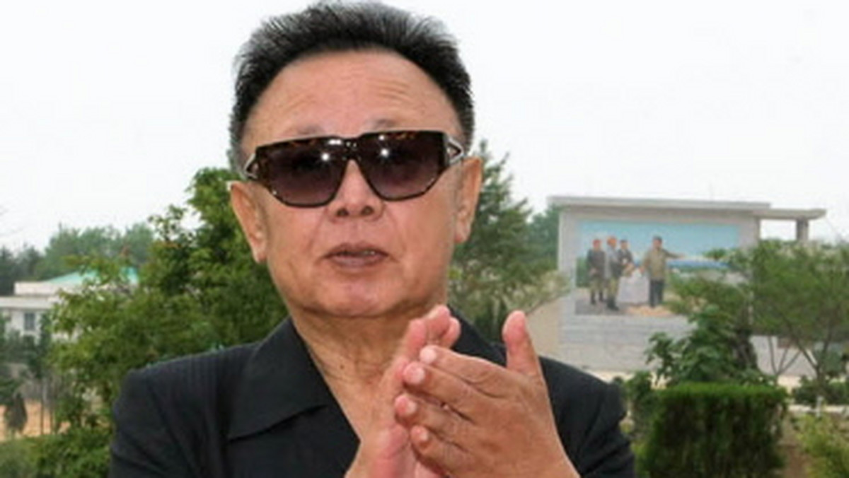 Najmłodszy syn przywódcy Korei Północnej Kim Dzong Ila, Kim Dzong Un znalazł się wśród działaczy partii komunistycznej, którzy pozowali do zdjęcia z przywódcą podczas zjazdu partii w Phenianie - podała państwowa agencja KCNA.