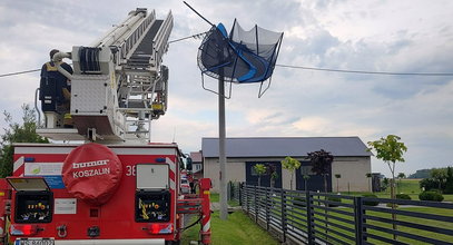 Niespodziewane skutki wichury. Trampolina zawisła kilka metrów na ziemią