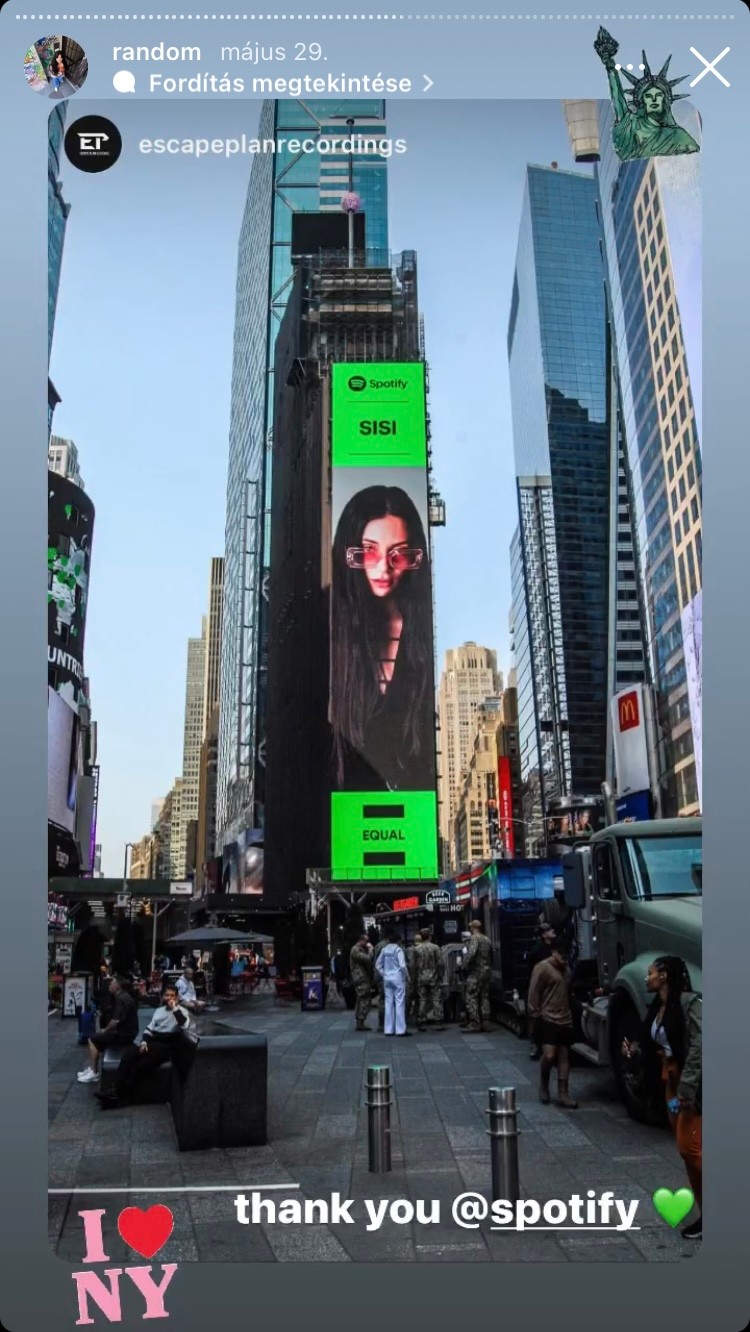 Sisi a Spotify EQUAL Hungary arcaként a Times Square-en