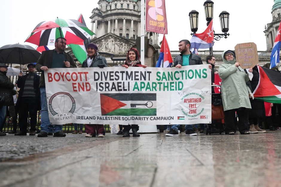 Neredi pred Bajdenovu posetu