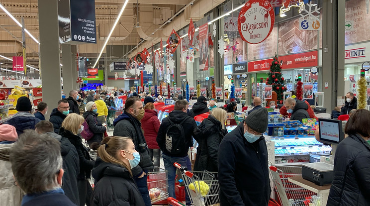 Kiderült, hogyan lesznek nyitva karácsonykor a magyar üzletek. / Fotó: Blikk