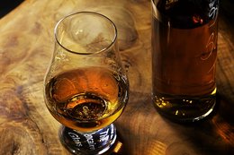 W ciągu dekady whisky zdrożała o 500 proc. Trunek zdobywa coraz większe uznanie