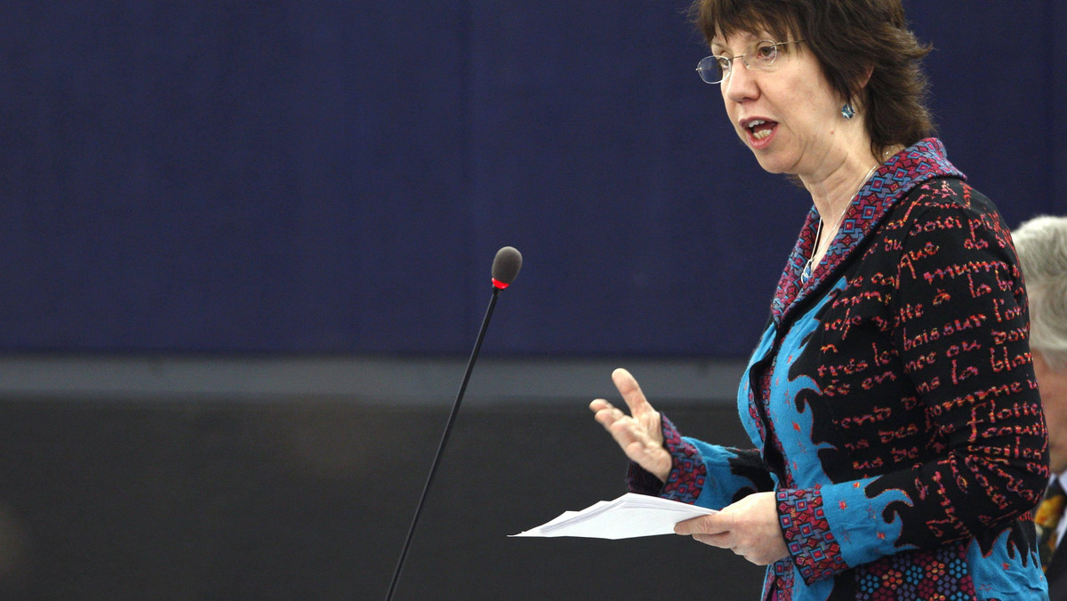 Narasta spór o kształt dyplomacji Unii Europejskiej. Catherine Ashton, szefowa unijnego MSZ, przedstawiła swój pomysł na to, jak ma wyglądać polityka zagraniczna UE. W środę jednak został on skrytykowany przez europarlament.