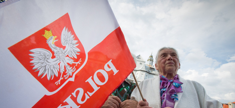 Krzyże kontra teatr. Protesty i modlitwy przeciwko sztuce "Golgota Picnic"