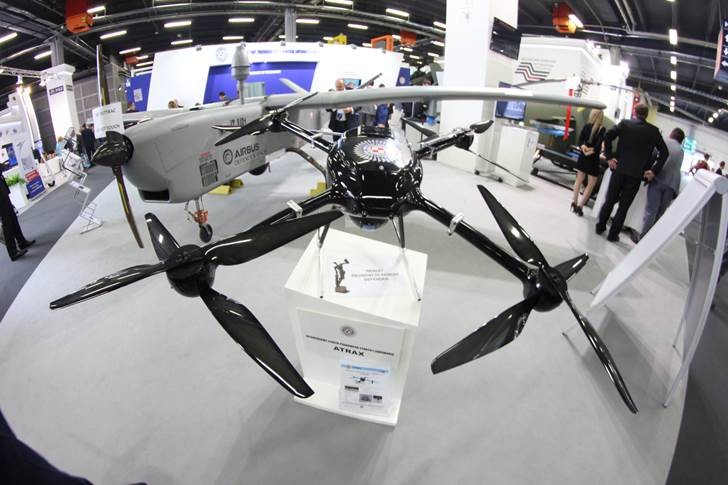 Bezzałogowy statek powietrzny pionowego startu i lądowania jest odpowiedzią na zapotrzebowanie rynku, na którym brakowało lekkiej maszyny obserwacyjnej, zdolnej do pionowego startu i lądowania, zapewniającej stabilny lot, a także pozostawania dłuższy czas w zawisie.