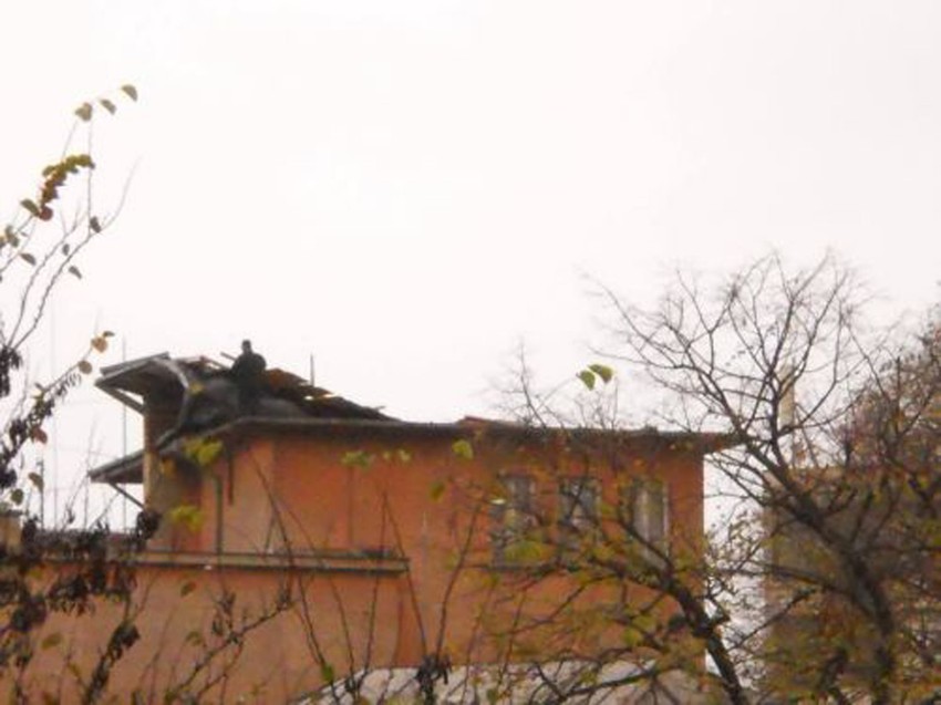 Srušen krov u Novom Sadu