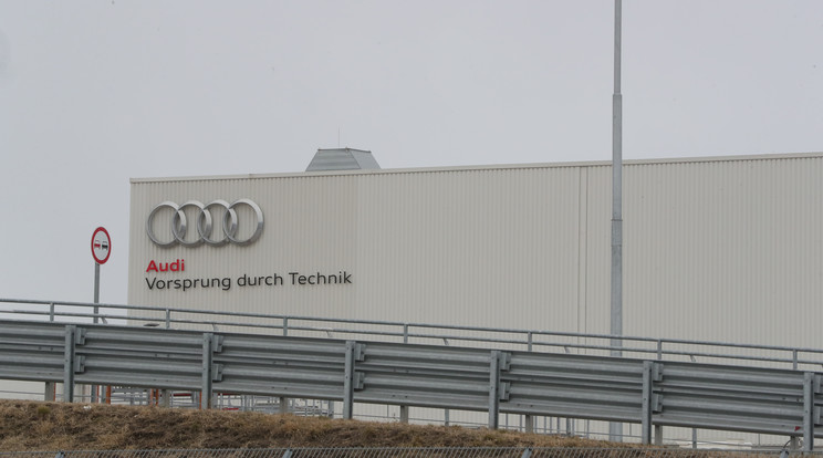 Idén 2,6 havi jutalmat kapnak a győri Audi gyár dolgozói / Fotó: Ringier Archív