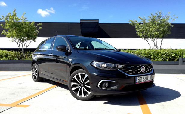 Fiat Tipo nowym królem polskich dróg. Ponad 90 proc. kierowców wybiera ten silnik