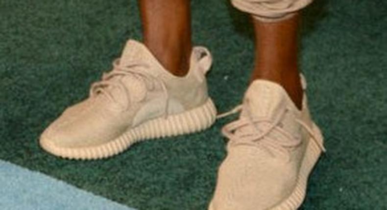 Kanye wearing Beige Yeezy Boost 350 at MTV VMAs