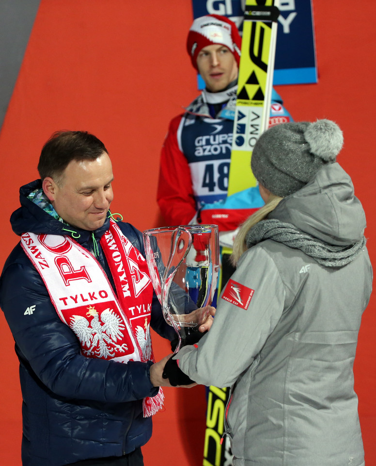 Prezydent Andrzej Duda spotkał się z polskimi skoczkami narciarskimi
