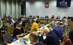 Uprawnienia covidowe dla pracodawców. 'Minister zdrowia zrzuca odpowiedzialność'