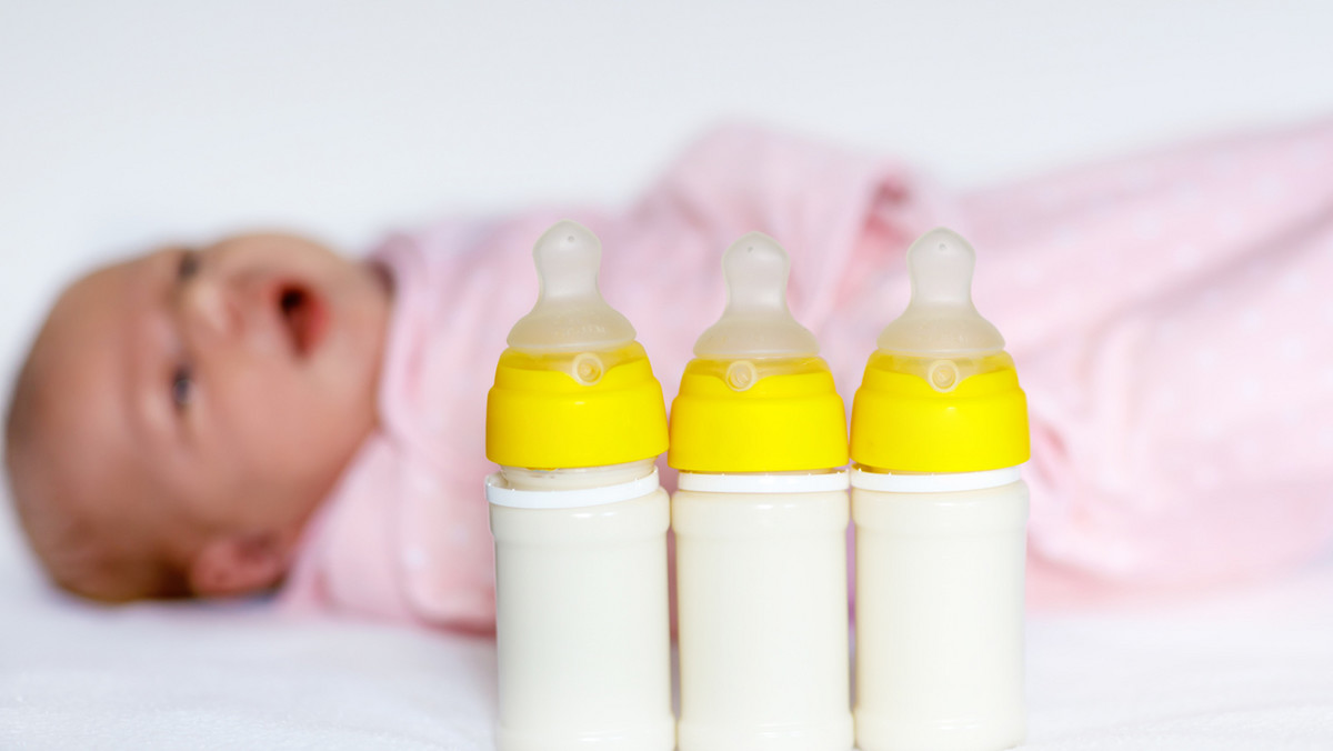 Sterylizator do butelek to niezbędne urządzenie przy posiadaniu niemowlaka. Te wyparzone gwarantują bezpieczeństwo podczas przyjmowania posiłków - dzięki wysterylizowanym butelkom unikniemy boleści brzucha oraz biegunek u dzieci. W ten sposób unikniemy przedostania się groźnych bakterii do organizmu dziecka, dlatego zachęcamy do zapoznania się z naszymi propozycjami - sterylizator butelek!