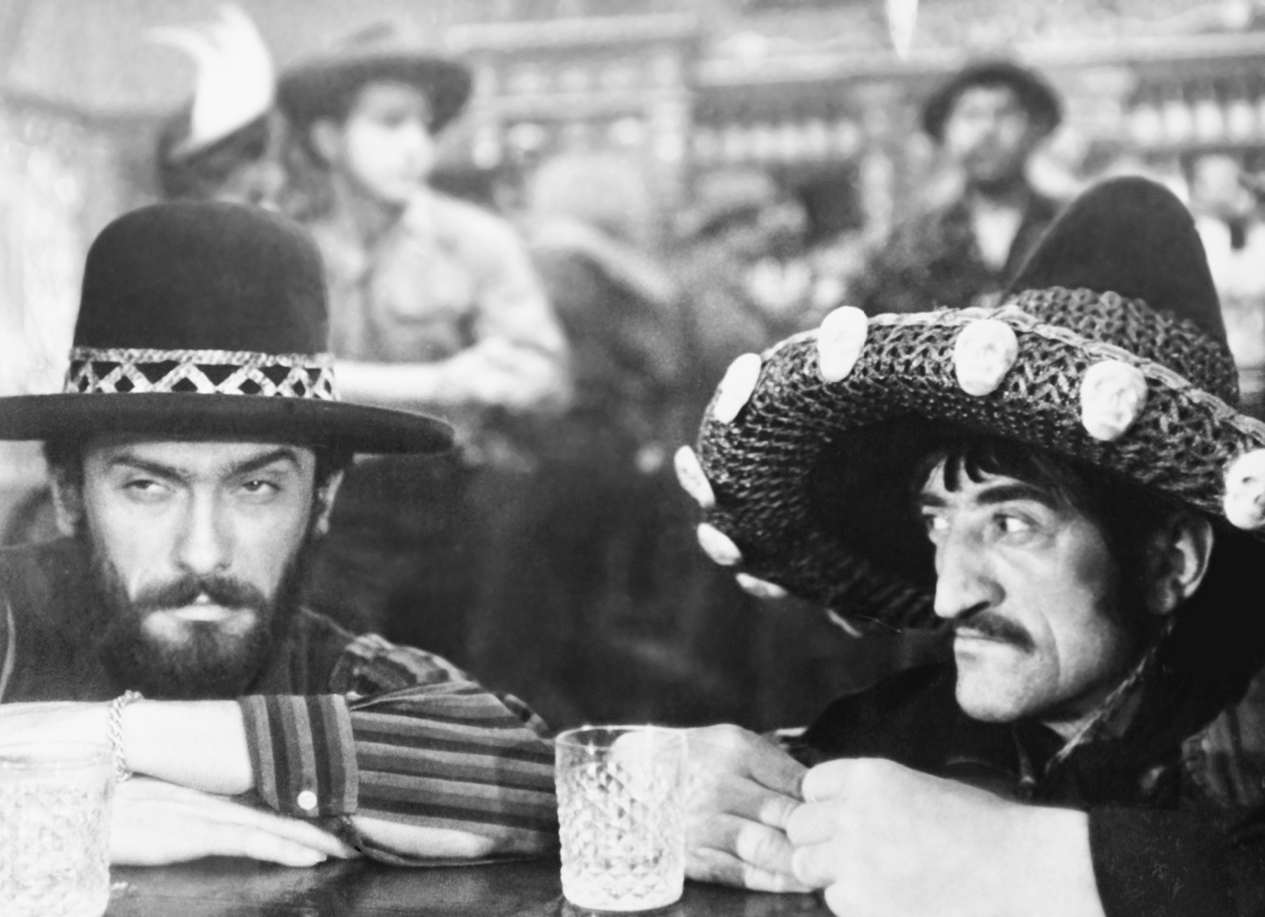 Waldemar Matuška a Karel Effa vo filme Limonádový Joe. 