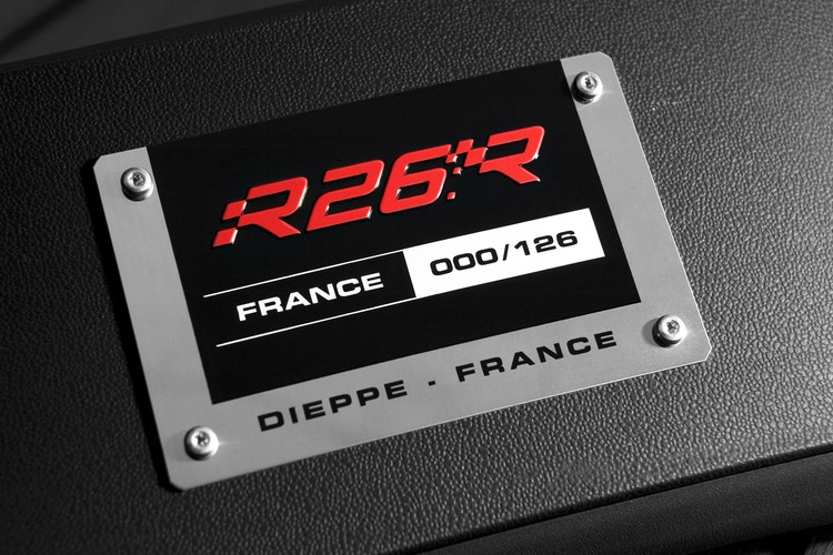 Renault megane R26.R to limitowana zabawka - Francuzi wypuszczą na świat tylko 450 sztuk