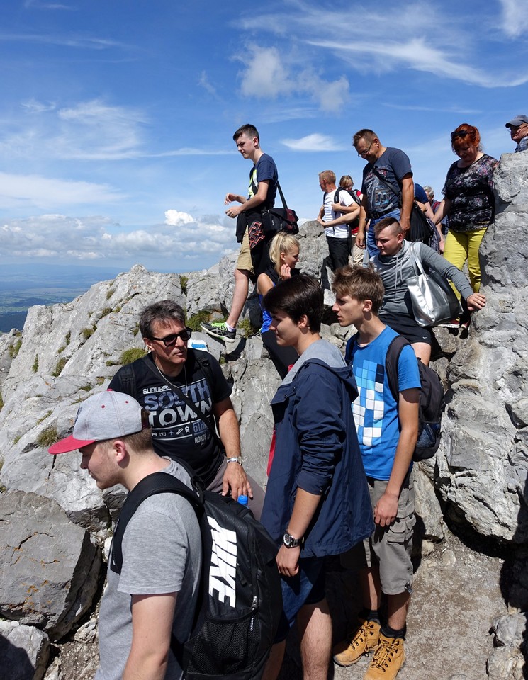 Tłumy w Tatrach. Gigantyczne kolejki na Giewont