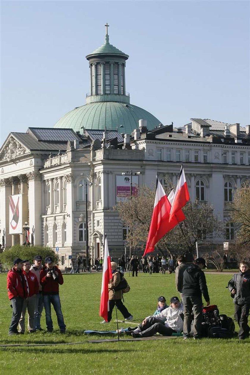 plac Piłsudksiego, żałoba, Warszawa, katastrofa, śmierć prezydenta, Lech Kaczyński, msza