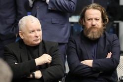 PiS toczy walkę o TVP.  Politolog wskazał "główną stawkę w grze"