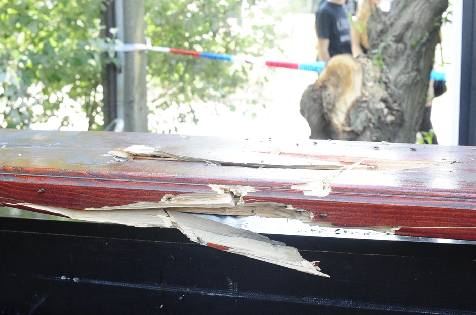 Šank iza kog je stajao ubica dok je pucao na nedužne ljude