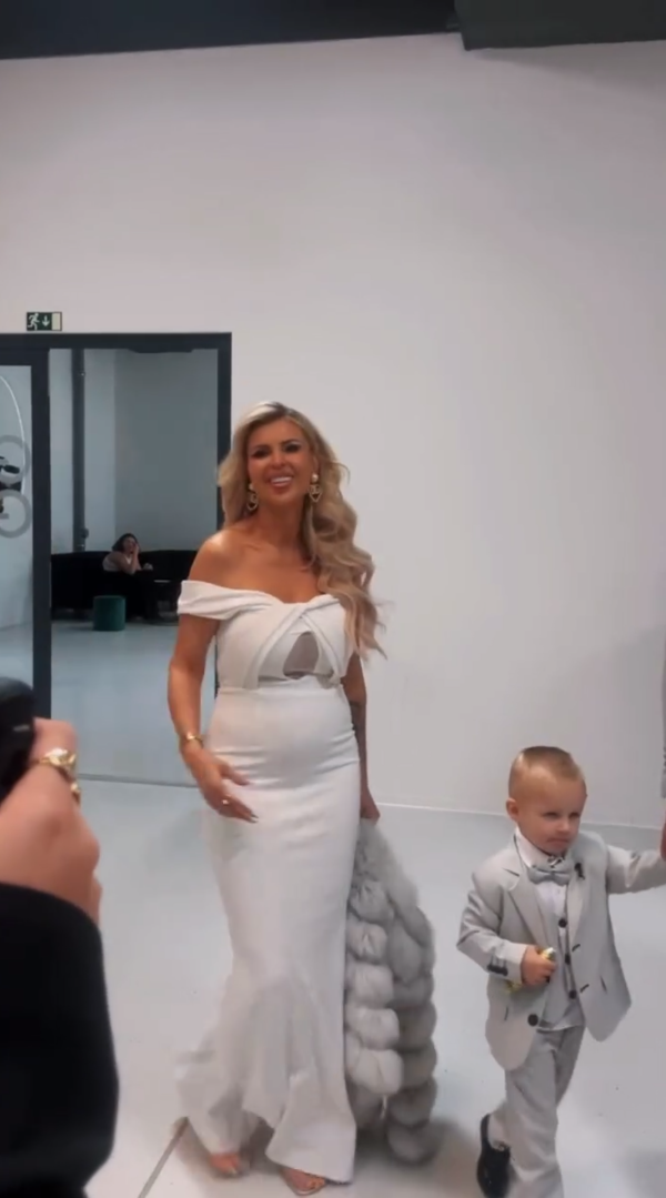 Lela Vémola čaká tretie bábätko.