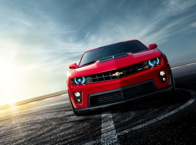 Oto chevrolet camaro ZL1 - amerykańska maszyna do produkcji adrenaliny i palenia opon; zadebiutowała podczas salonu samochodowego w Chicago. Dzięki doładowanemu silnikowi V8, o mocy 550 KM, model camaro ZL1 będzie najszybszym modelem w rodzinie camaro, jaki kiedykolwiek znalazł się w ofercie marki Chevrolet.
