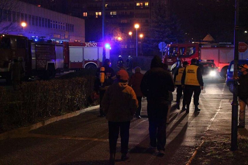 Pożar wieżowca. Ewakuowano 160 osób, jedna nie żyje