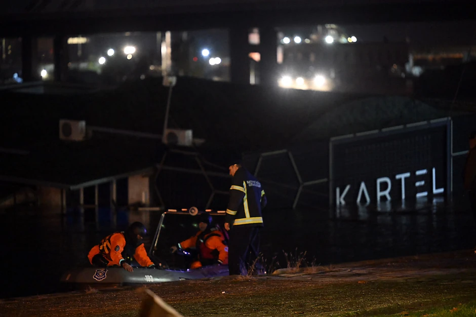 Evakuisanje mladih sa splava "Kartel" 